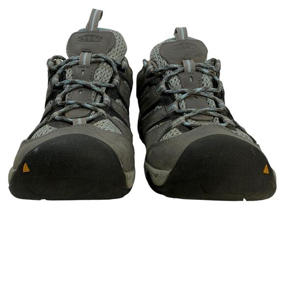 Shoes - Picture 5 of 12